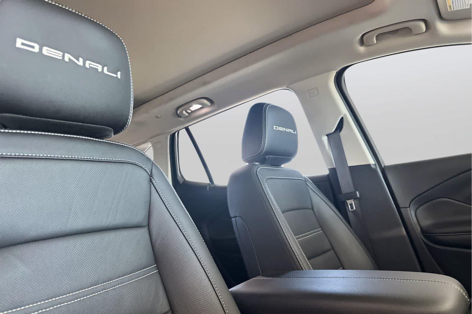 Used 2022 GMC Terrain Denali w/ Denali Premium Package AWD/4WD image 17