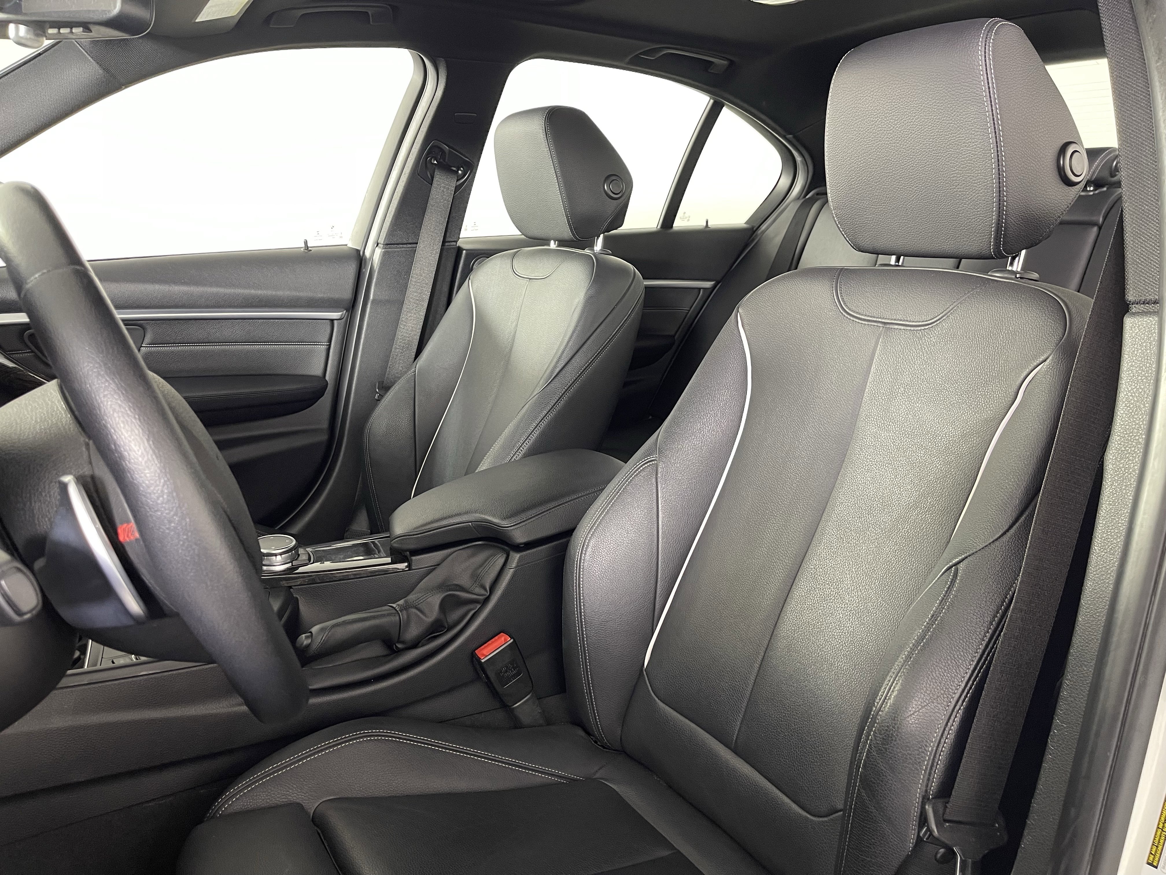 Used 2016 BMW 328i xDrive Sedan image 10