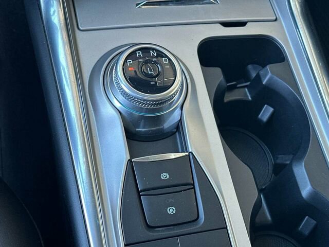 Used 2022 Ford Explorer XLT w/ Equipment Group 202A image 28