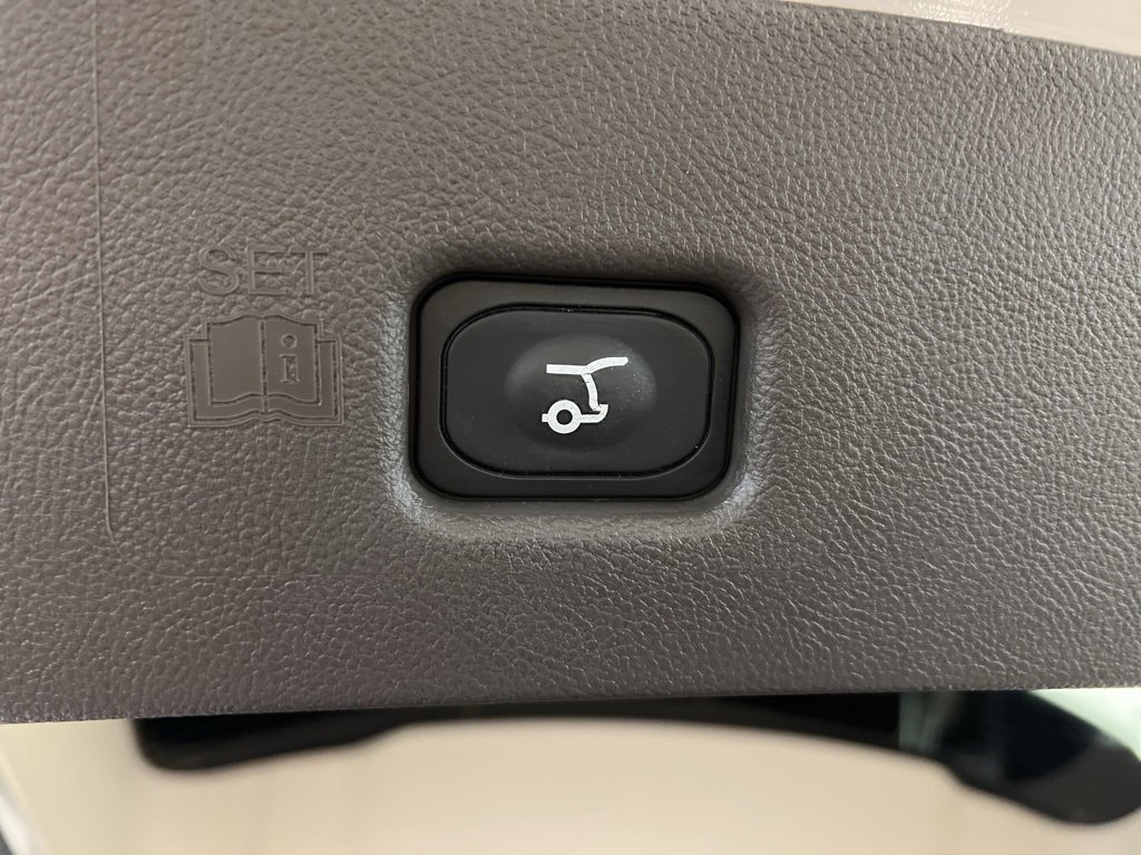 Certified 2022 Lincoln Nautilus Reserve image 34