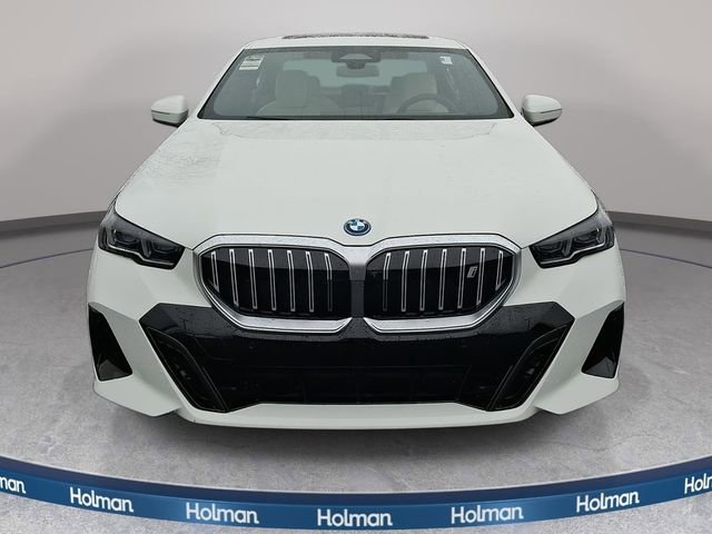 New 2026 BMW i5 eDrive40 w/ M Sport Package AWD/4WD image 2