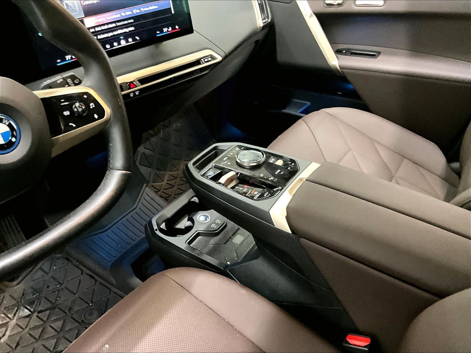 Used 2024 BMW iX xDrive50 w/ Sport Package AWD/4WD image 19