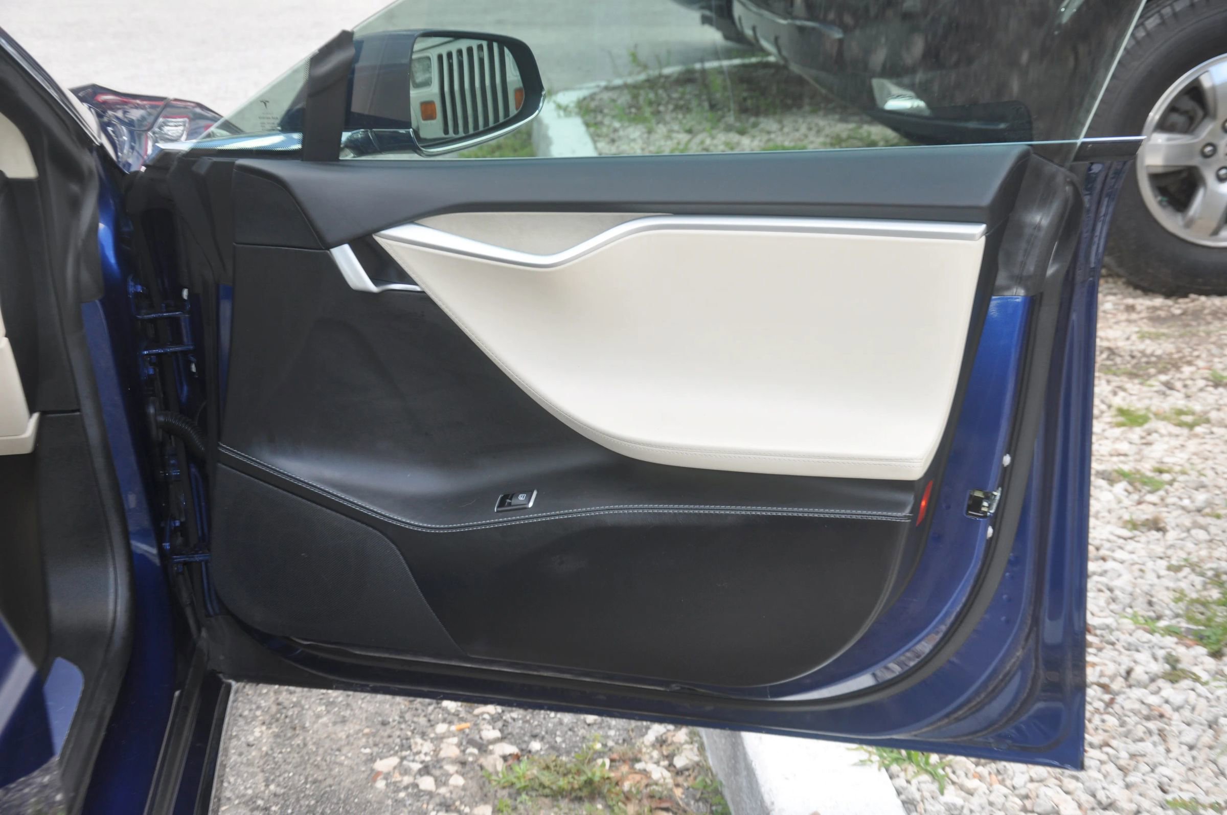 Used 2017 Tesla Model S 75 RWD image 37