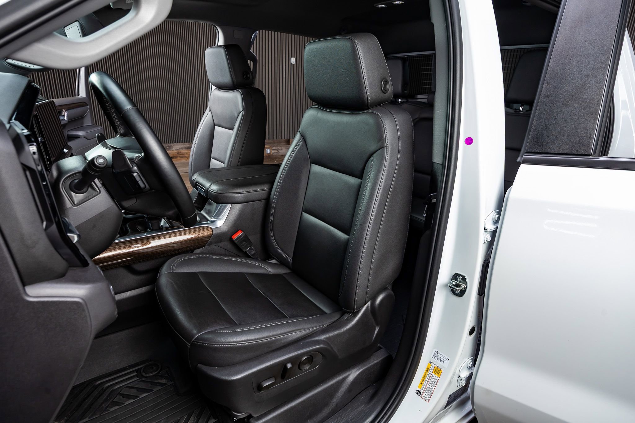 Used 2023 Chevrolet Silverado 1500 LT Trail Boss w/ LT Trail Boss Premium Package image 30