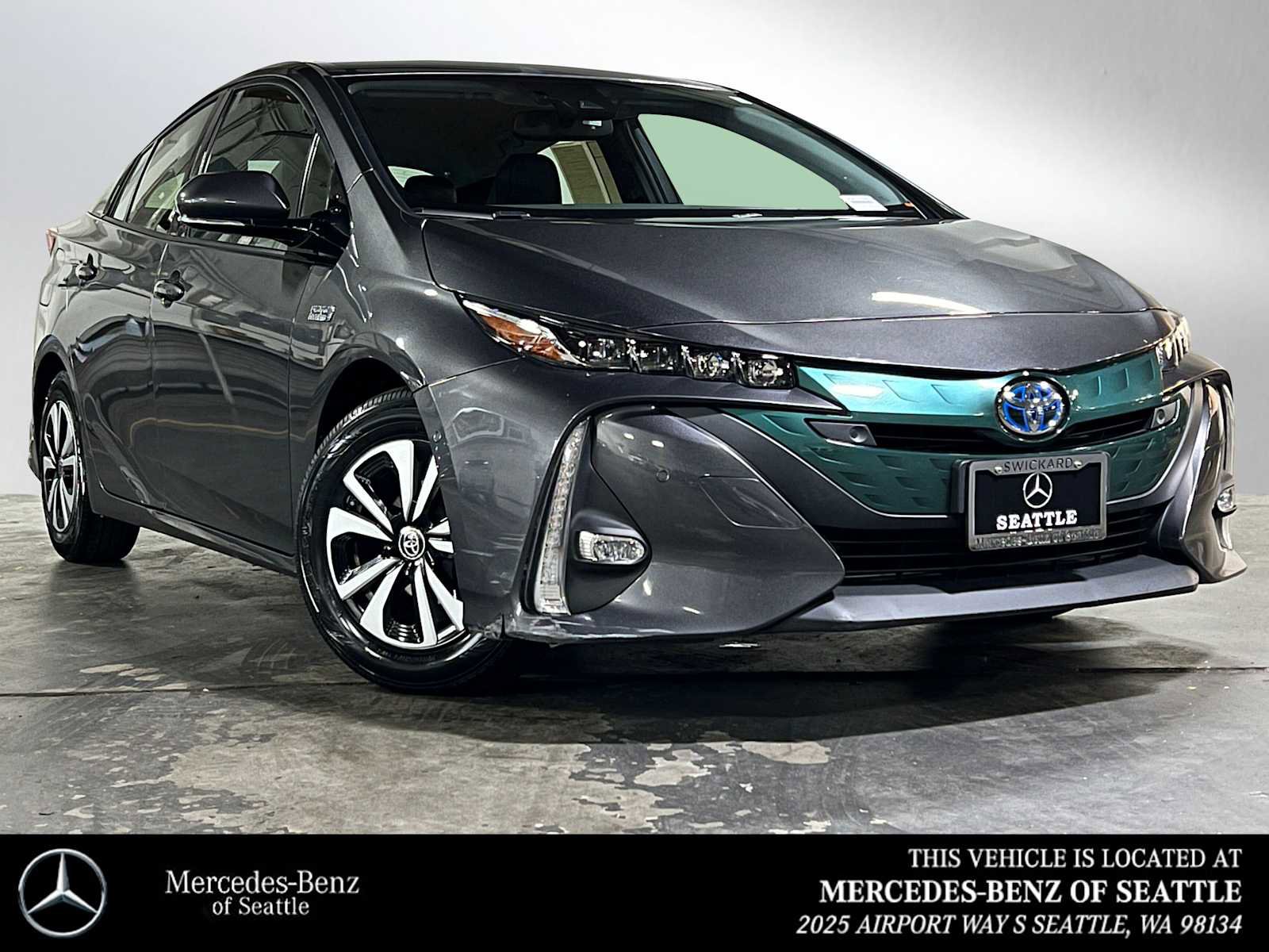 Used 2017 Toyota Prius Prime Premium image 1