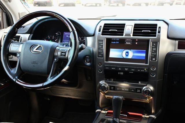 Used 2018 Lexus GX 460 Premium w/ Premium Package AWD/4WD image 2