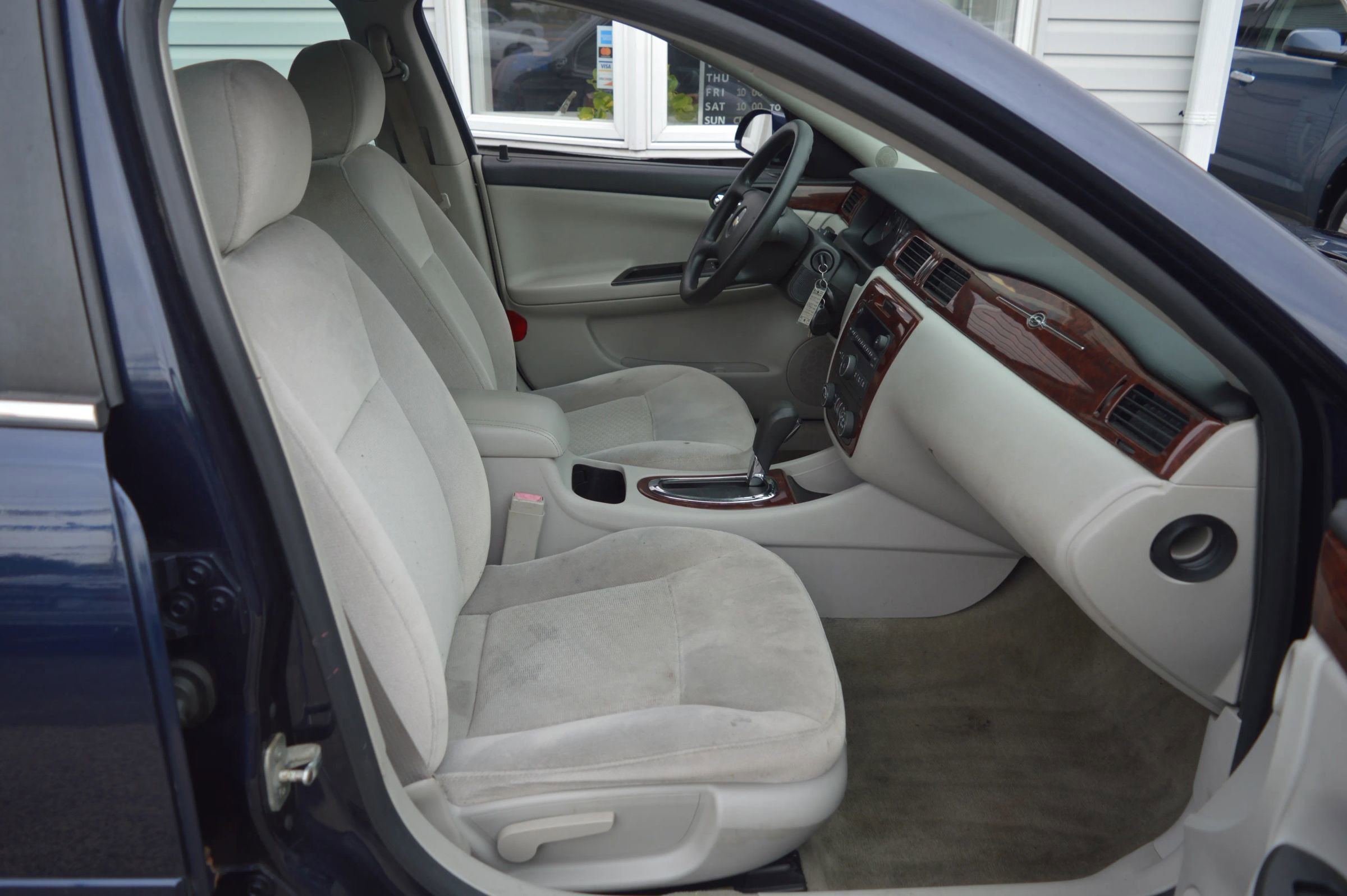 Used 2007 Chevrolet Impala LT image 16