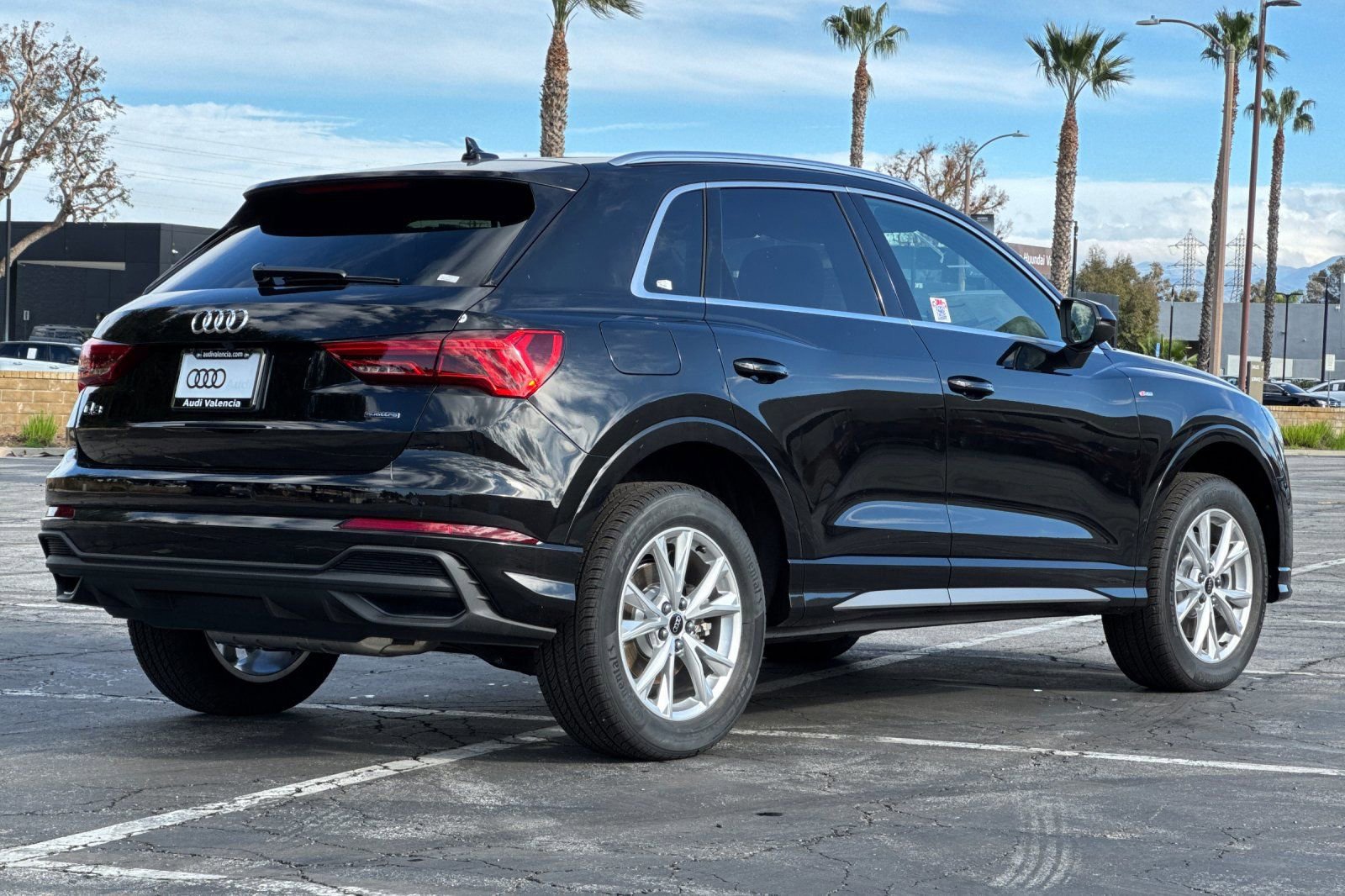 New 2025 Audi Q3 2.0T Premium image 4