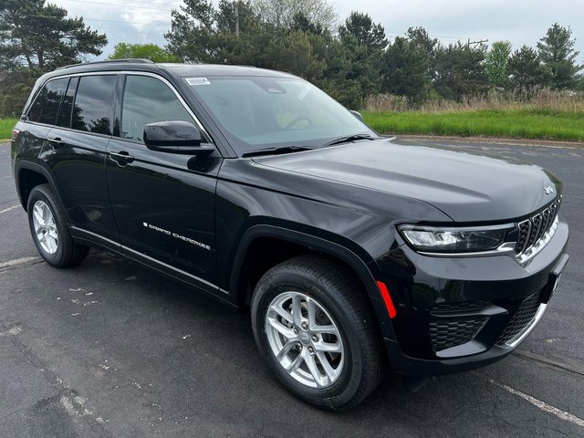 New 2025 Jeep Grand Cherokee Laredo X w/ Luxury Tech Group I image 1