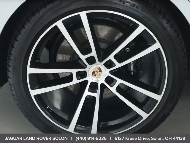 Used 2025 Porsche Cayenne GTS AWD/4WD image 41