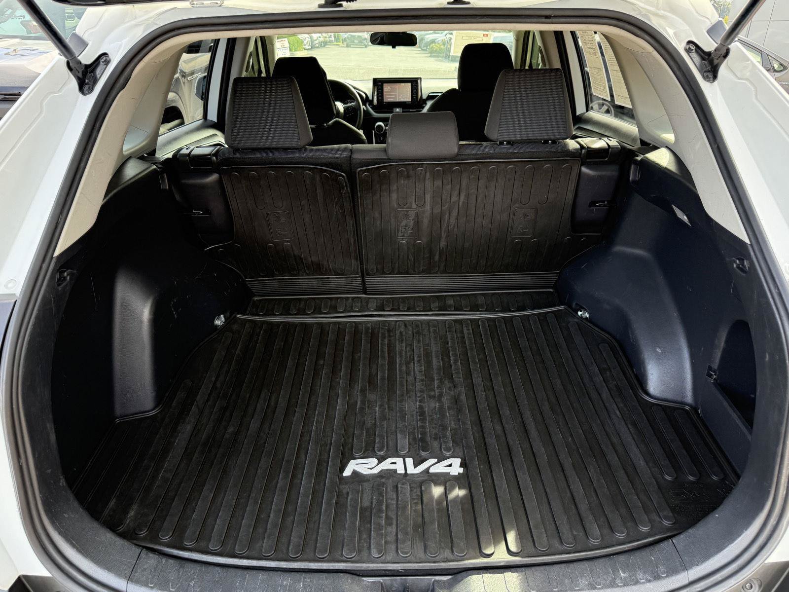 Used 2020 Toyota RAV4 LE w/ All Weather Liner Package AWD/4WD image 12