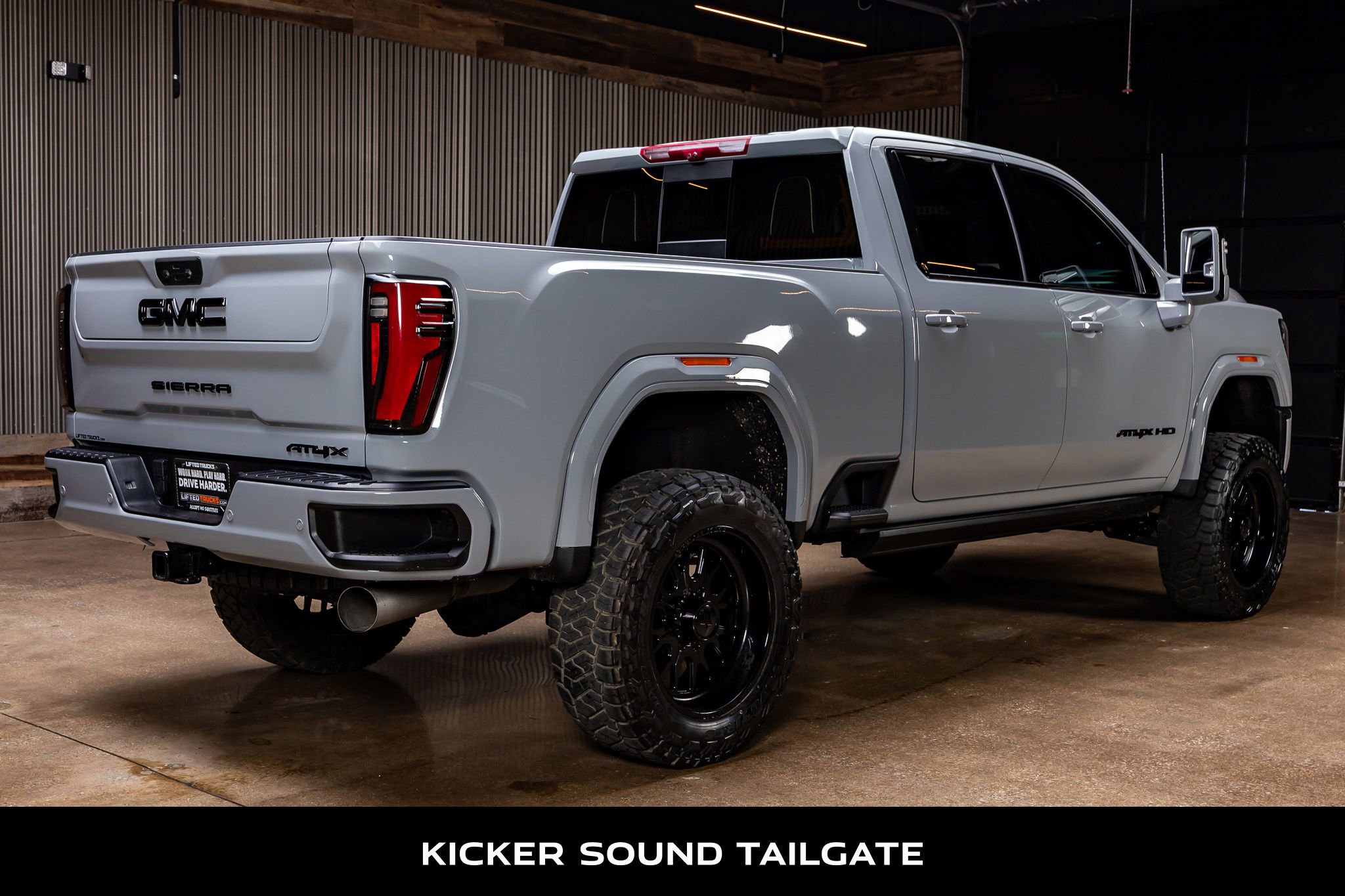 Used 2024 GMC Sierra 2500 AT4X image 10