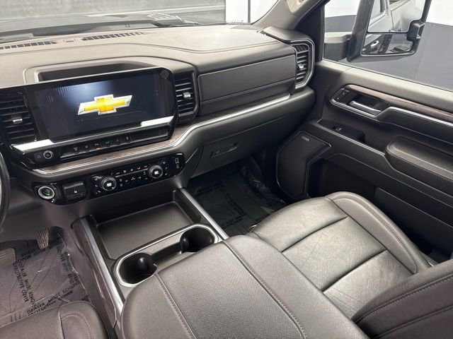 Used 2024 Chevrolet Silverado 3500 LTZ w/ LTZ Convenience Package image 15