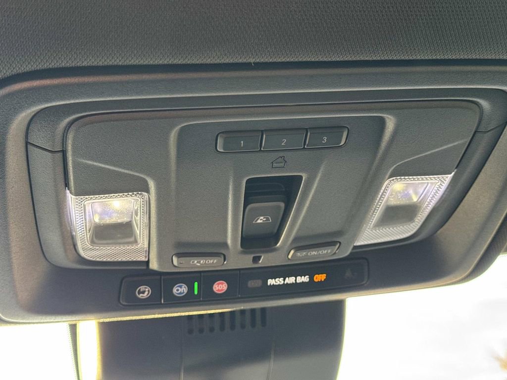 Used 2022 Chevrolet Silverado 1500 ZR2 w/ Technology Package image 19