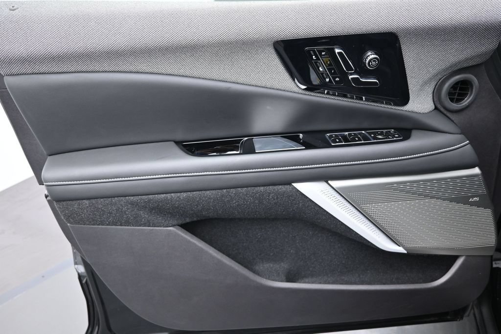 Used 2025 Cadillac Optiq Sport 2 AWD/4WD image 9