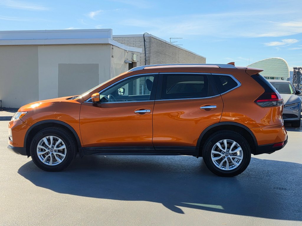 Used 2018 Nissan Rogue SV w/ Premium Package AWD/4WD image 7