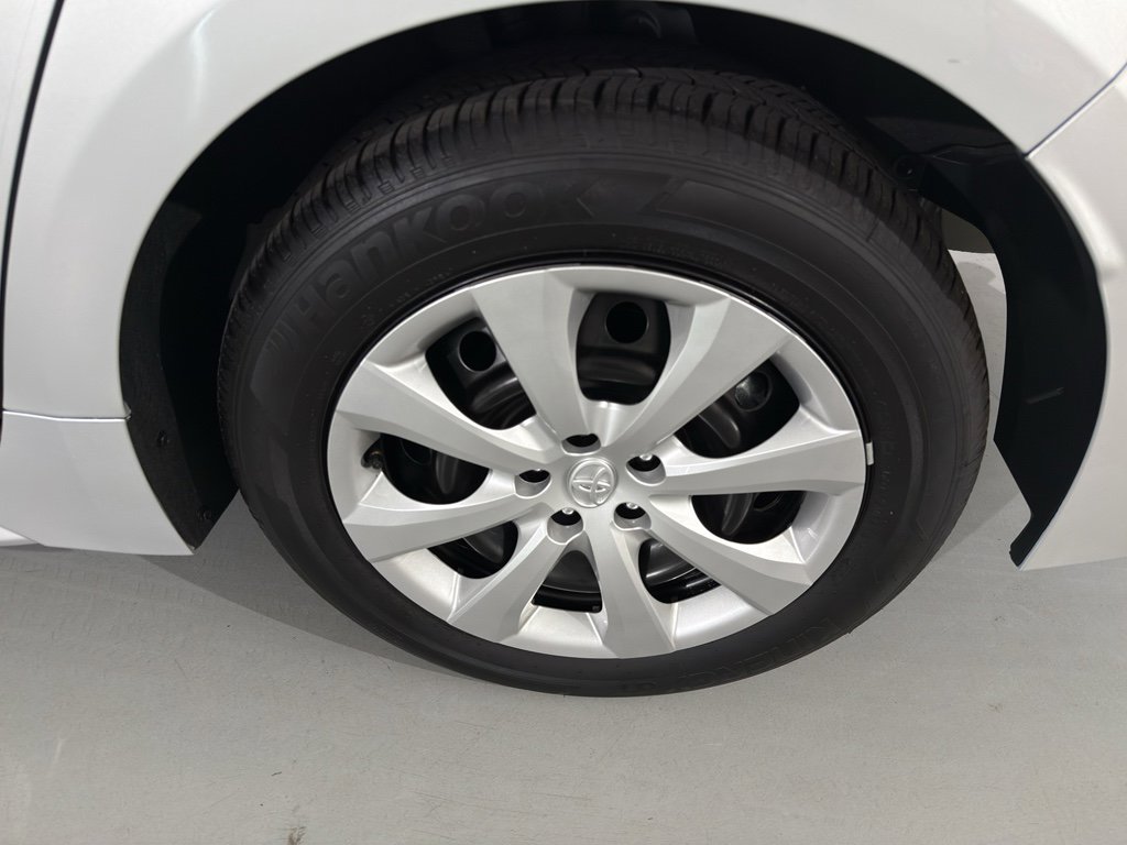 Used 2025 Toyota Corolla LE w/ Convenience Package image 11