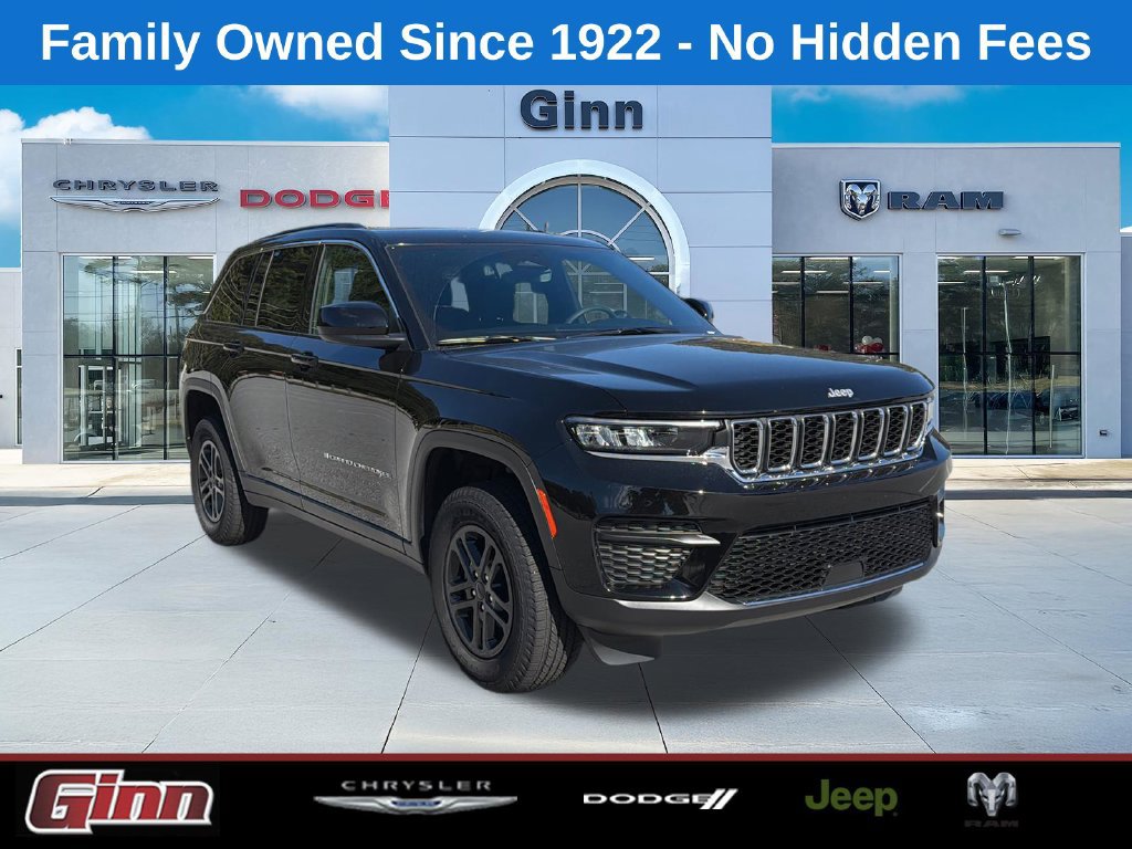 Used 2025 Jeep Grand Cherokee Laredo AWD/4WD image 1