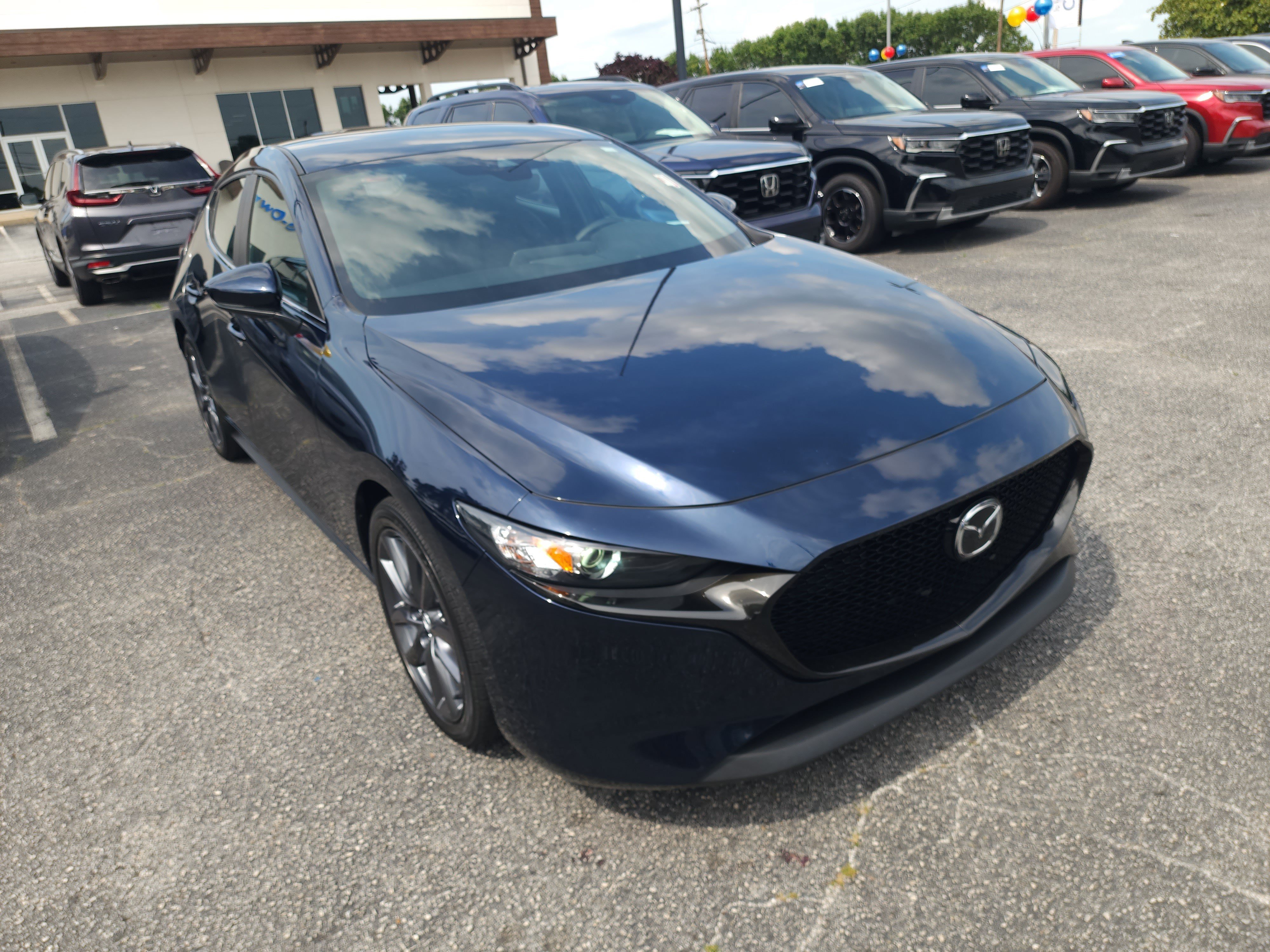 Used 2023 MAZDA MAZDA3 s FWD image 2