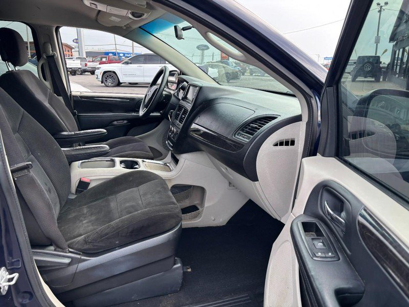 Used 2015 Dodge Grand Caravan SXT FWD image 11