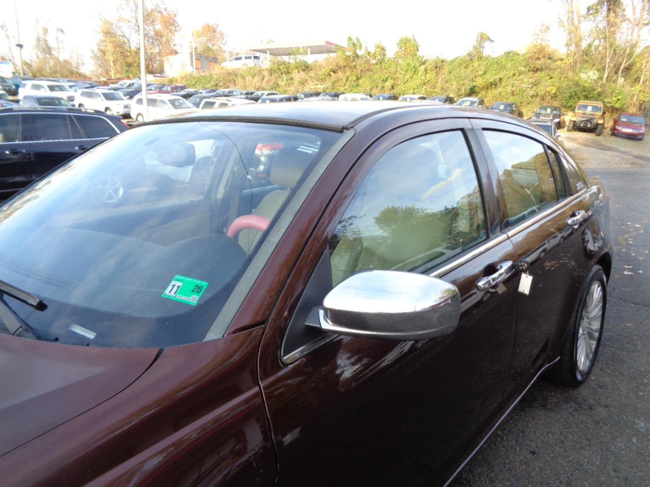 Used 2012 Chrysler 200 Limited image 10