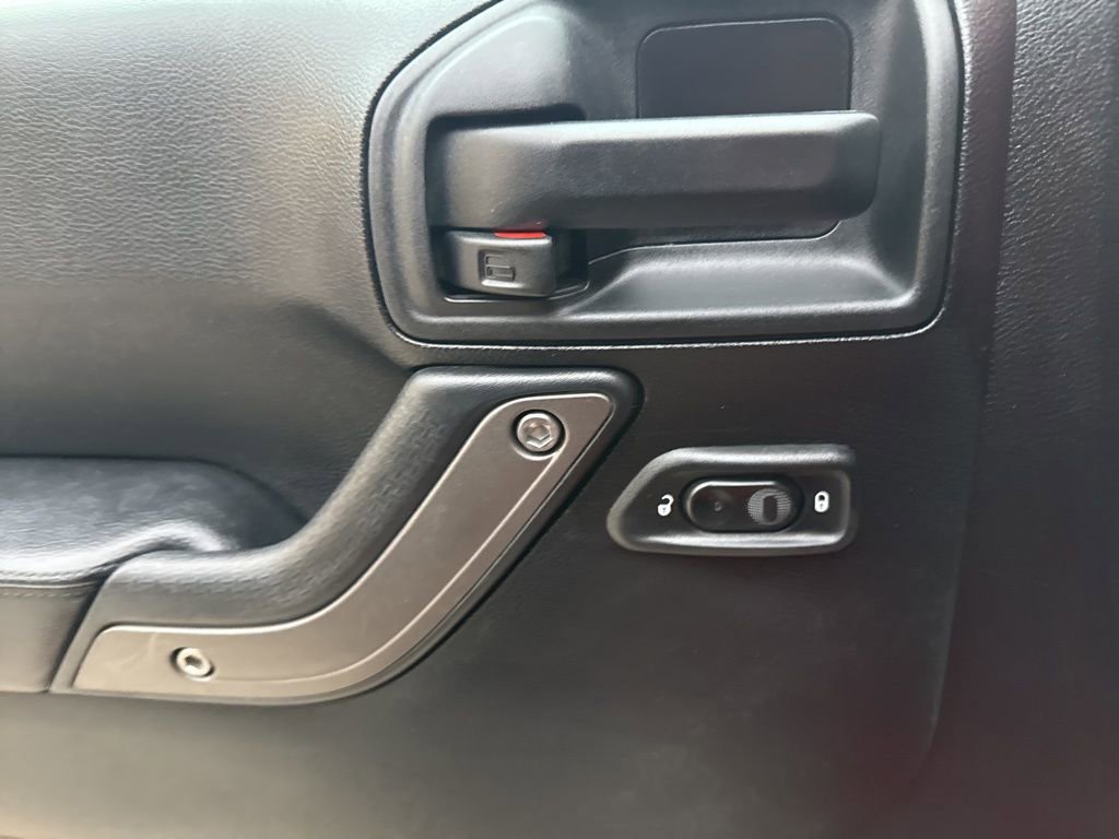 Used 2016 Jeep Wrangler Unlimited Sport image 9