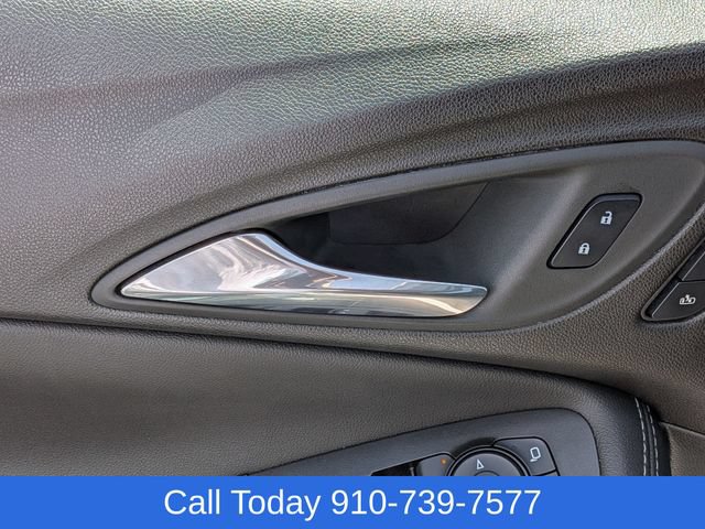 Used 2023 Buick Encore GX Essence w/ Experience Buick Package FWD image 12