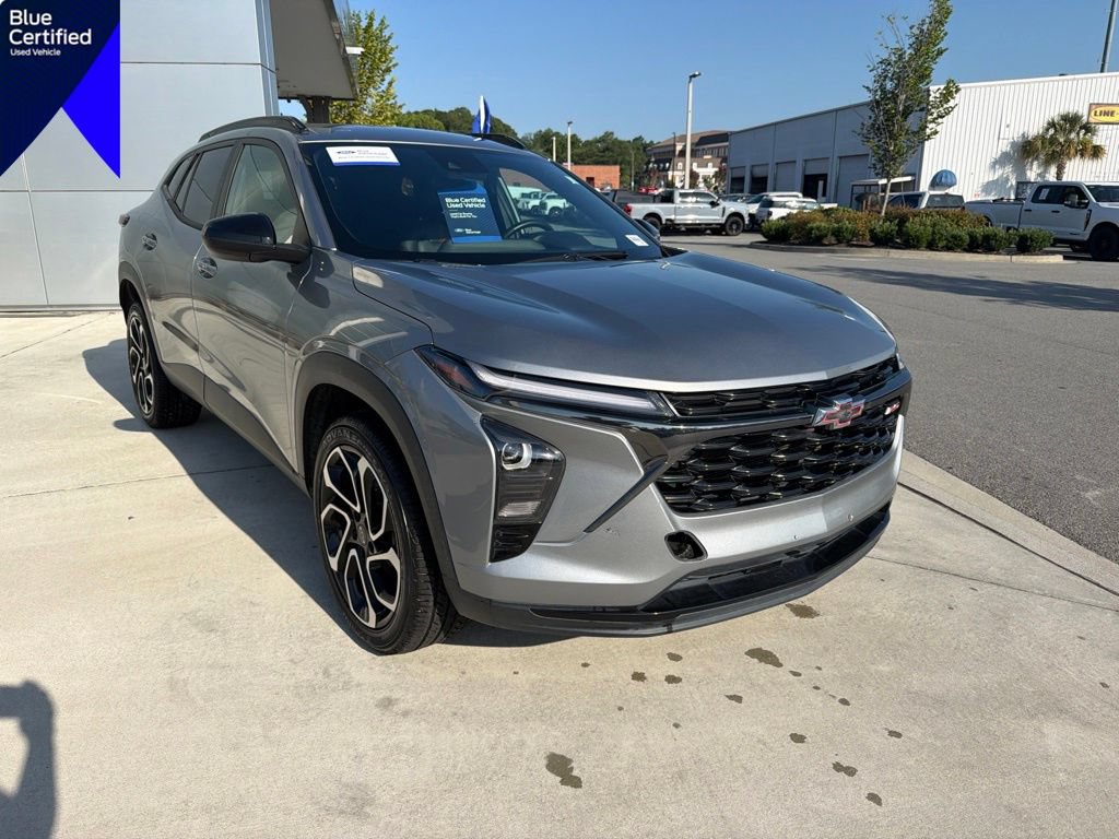 Used 2024 Chevrolet Trax RS w/ Driver Confidence Package FWD image 1