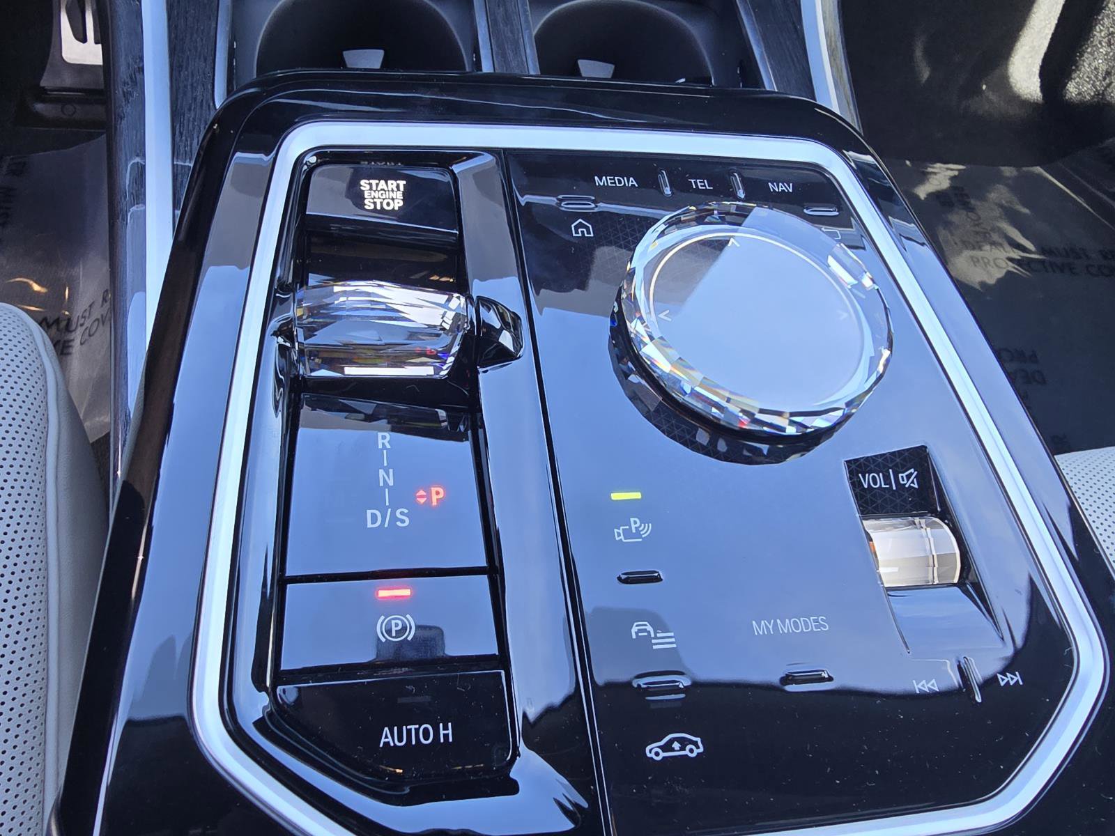 New 2026 BMW 750e xDrive AWD/4WD image 24