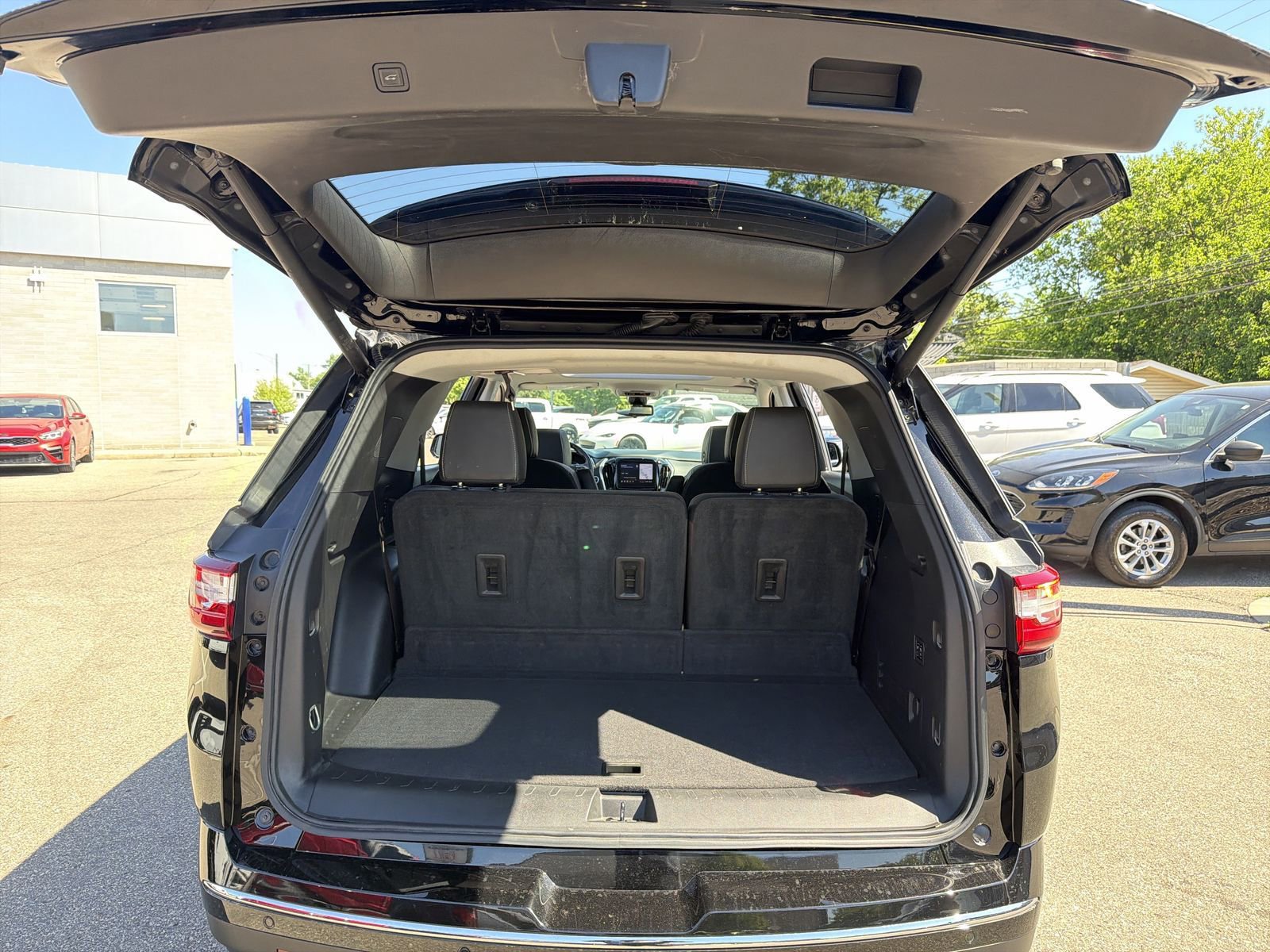 Used 2020 Chevrolet Traverse High Country w/ LPO, Floor Liner Package AWD/4WD image 35