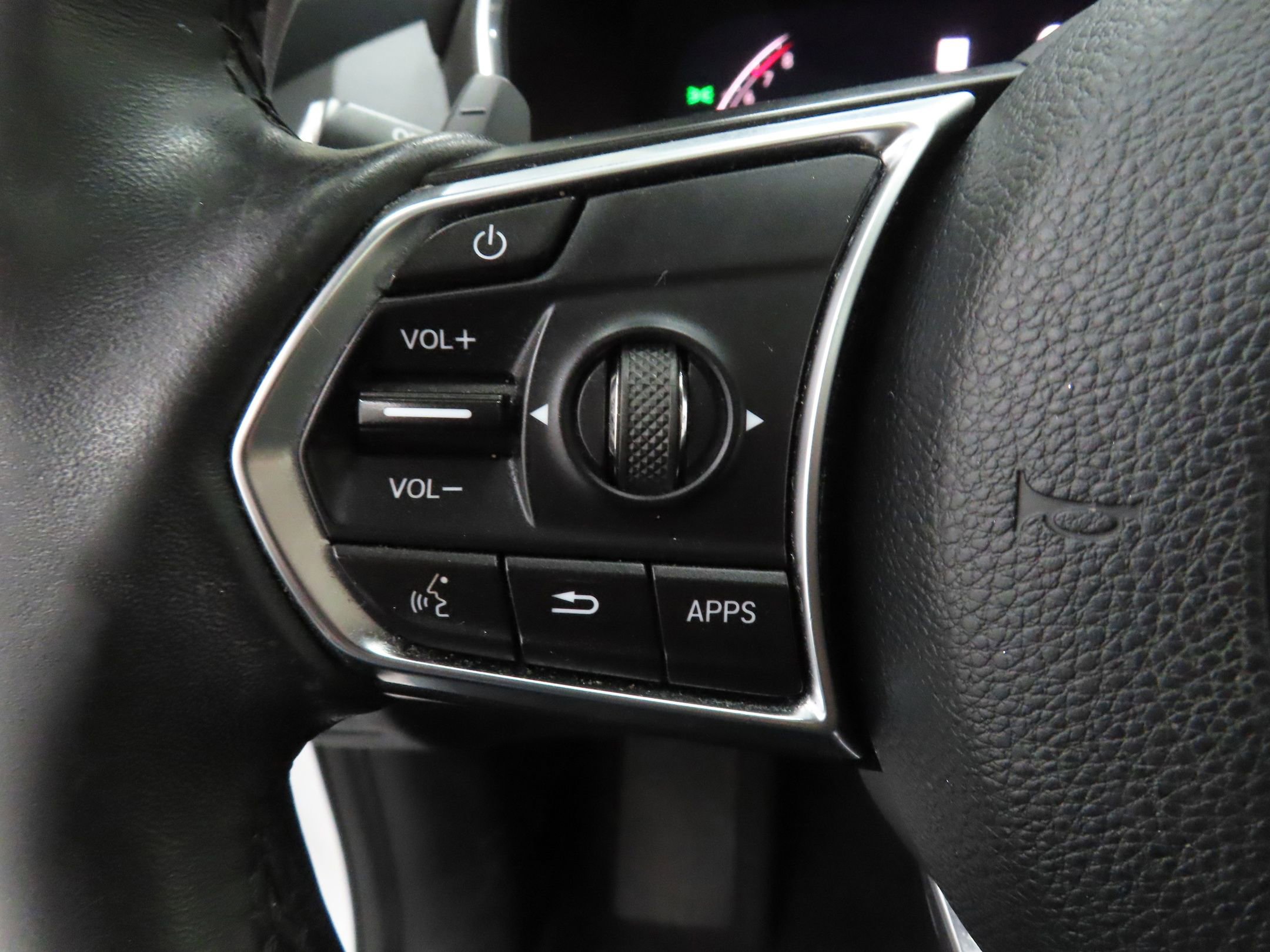 Used 2022 Acura MDX SH-AWD image 12