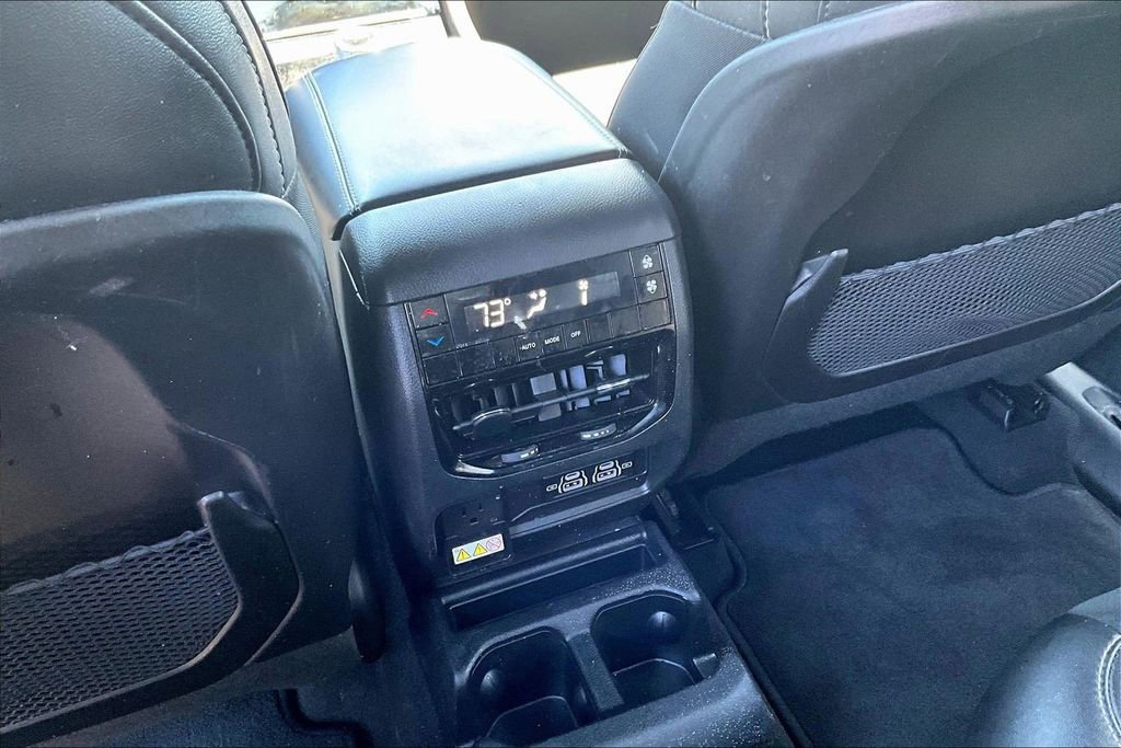 Used 2024 Jeep Grand Cherokee L Altitude AWD/4WD image 10