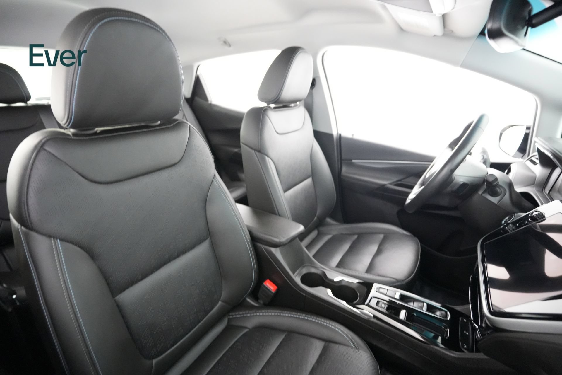Used 2023 Chevrolet Bolt LT w/ Infotainment Package FWD image 23