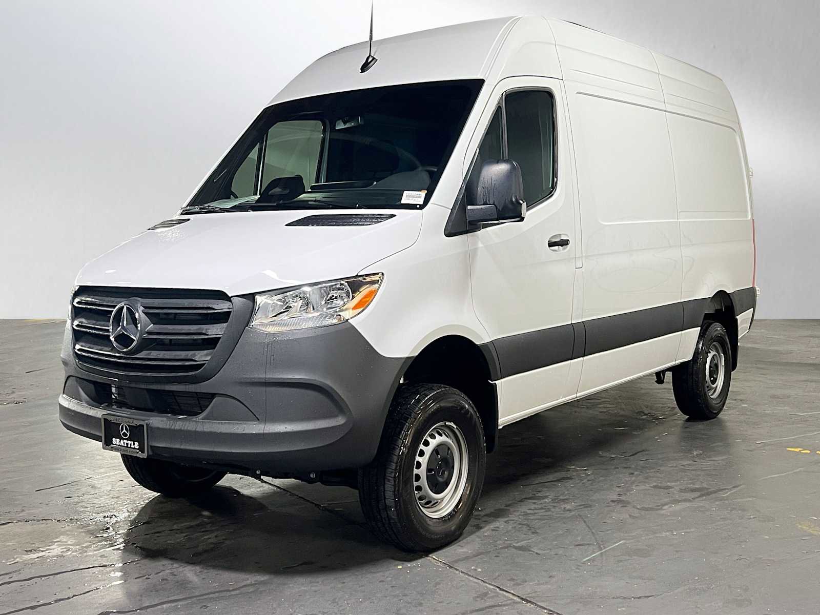 Used 2025 Mercedes-Benz Sprinter 2500 image 7