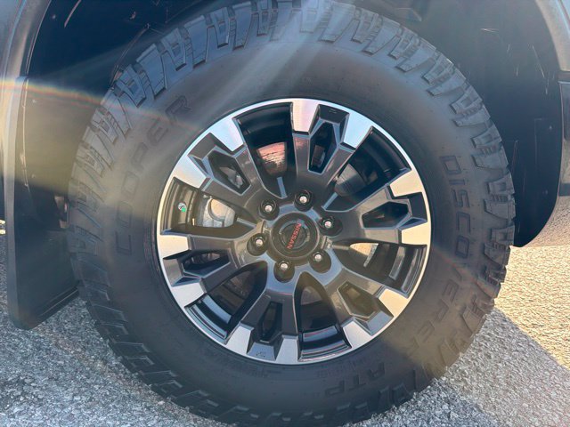 Used 2021 Nissan Titan PRO-4X w/ Pro-4x Convenience Package AWD/4WD image 12