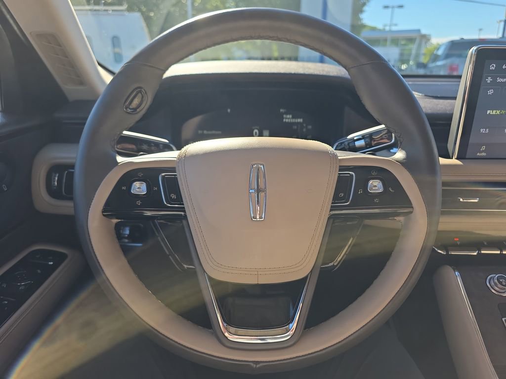 Used 2024 Lincoln Aviator Reserve w/ Jet Package AWD/4WD image 25