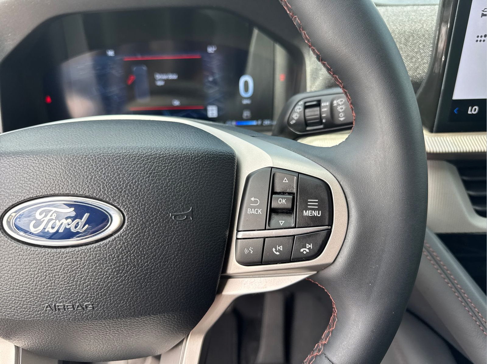 Used 2025 Ford Explorer Active RWD image 20