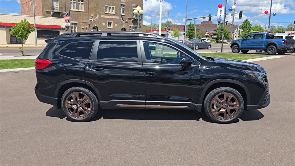 Used 2025 Subaru Ascent Bronze Edition image 4