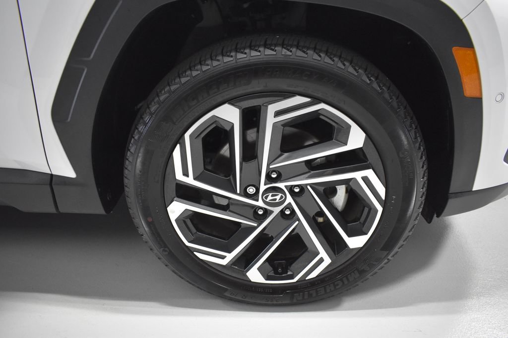 Used 2025 Hyundai Tucson Limited AWD/4WD image 10
