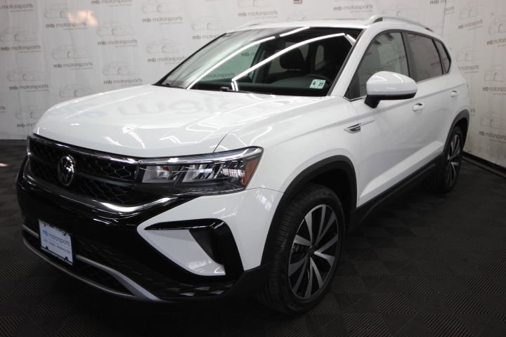 Used 2022 Volkswagen Taos SE w/ Panoramic Sunroof Package AWD/4WD image 1