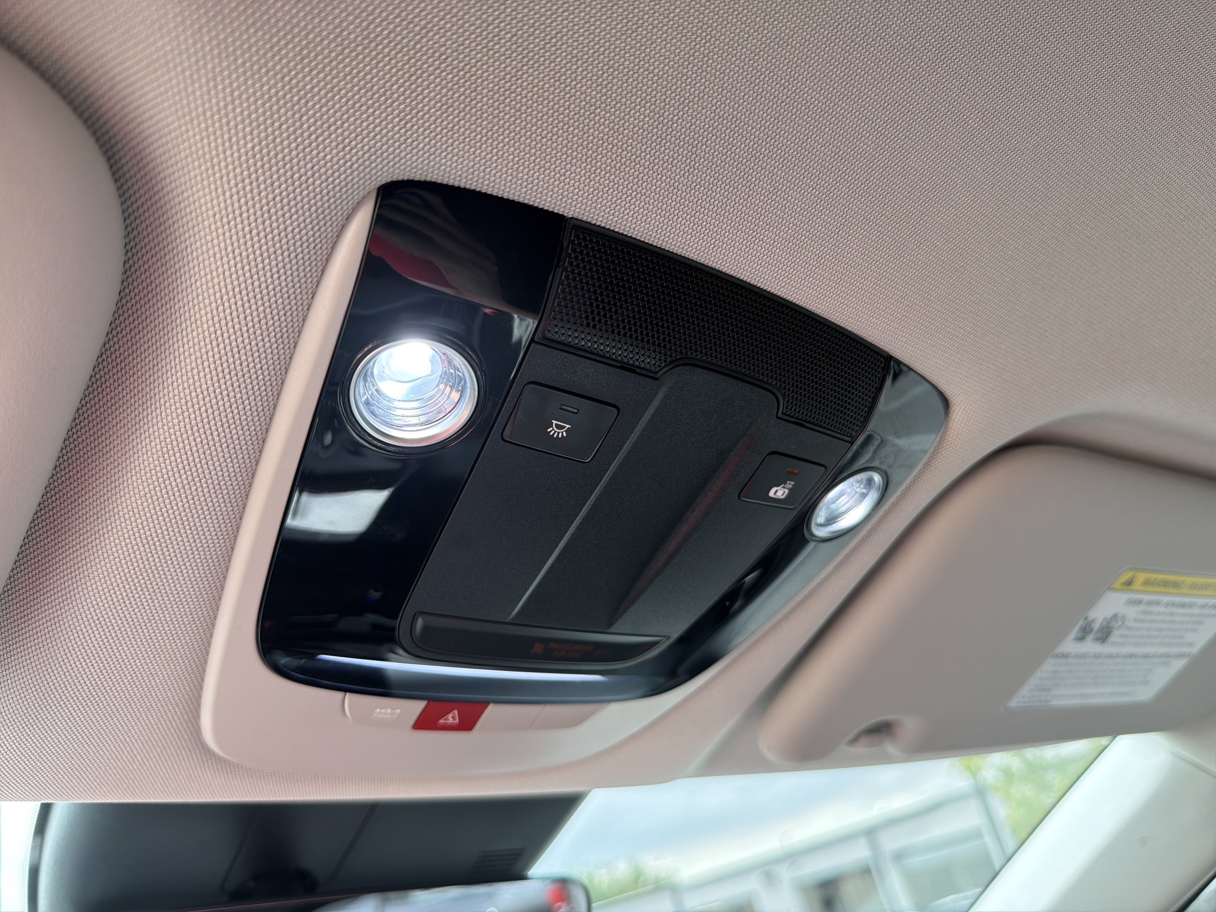 Certified 2025 Kia EV6 Light w/ Light LR Technology Package RWD image 31