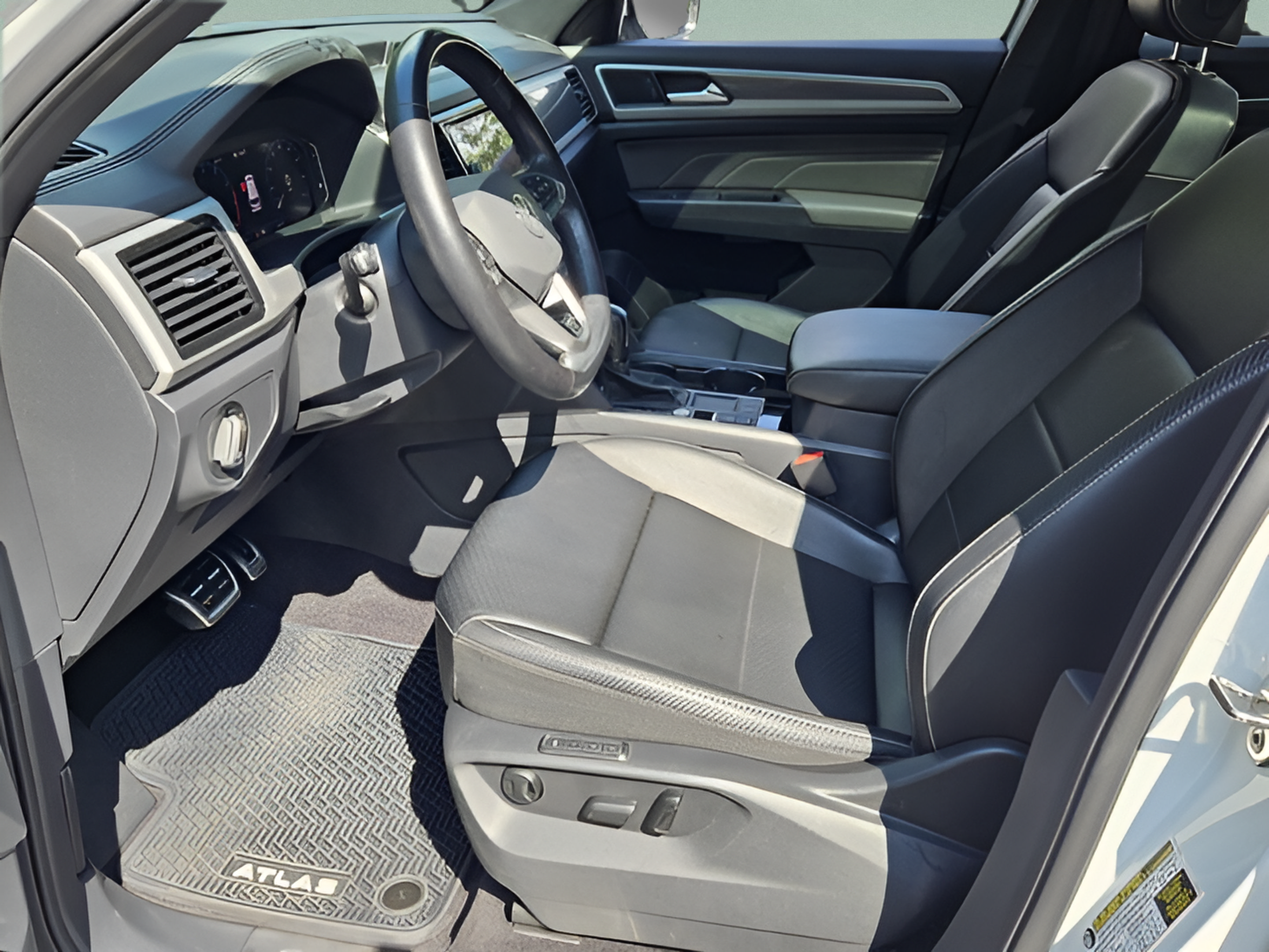 Certified 2021 Volkswagen Atlas Cross Sport SEL R-Line FWD image 13