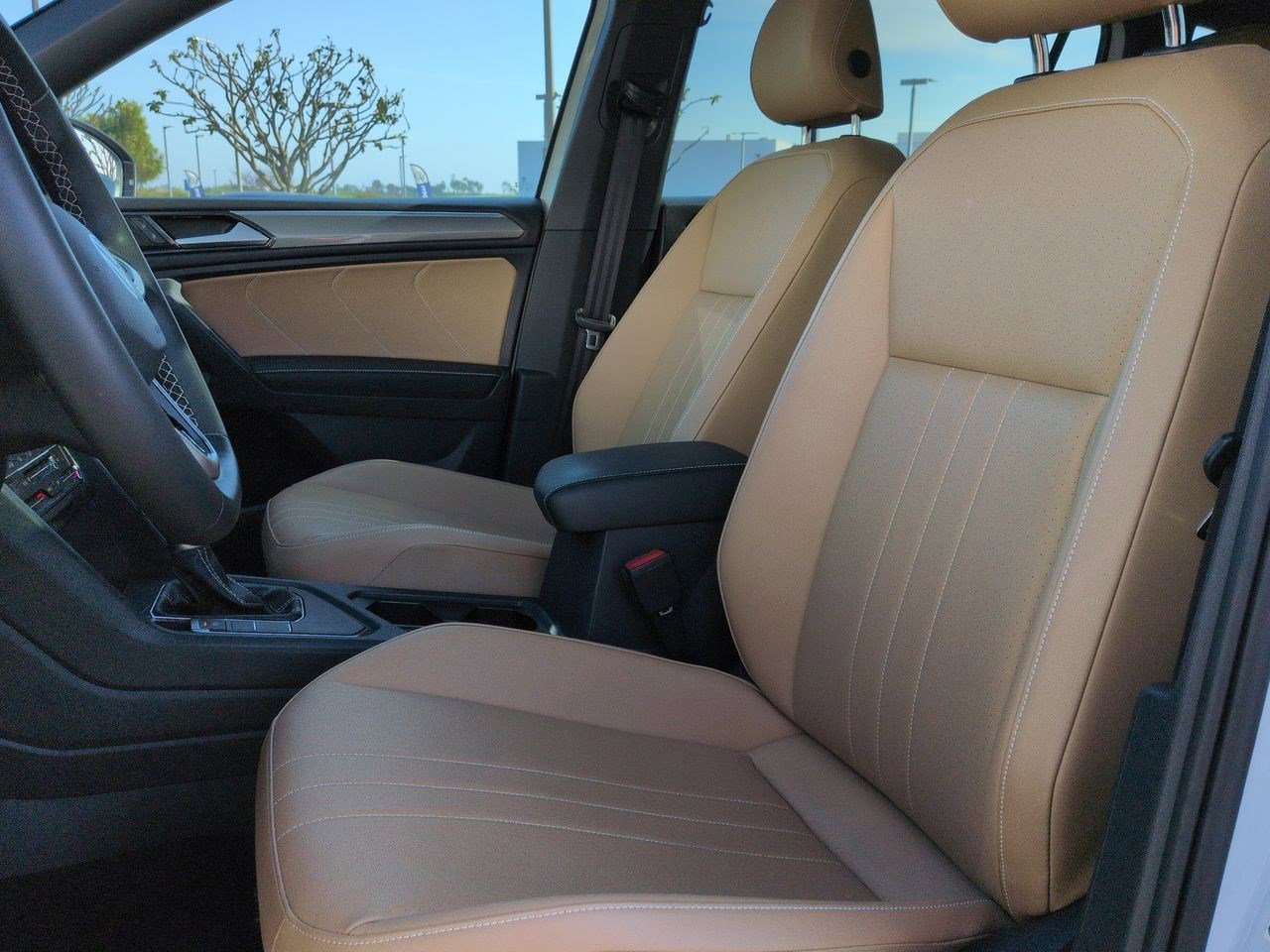 Used 2023 Volkswagen Tiguan SE R-Line image 19