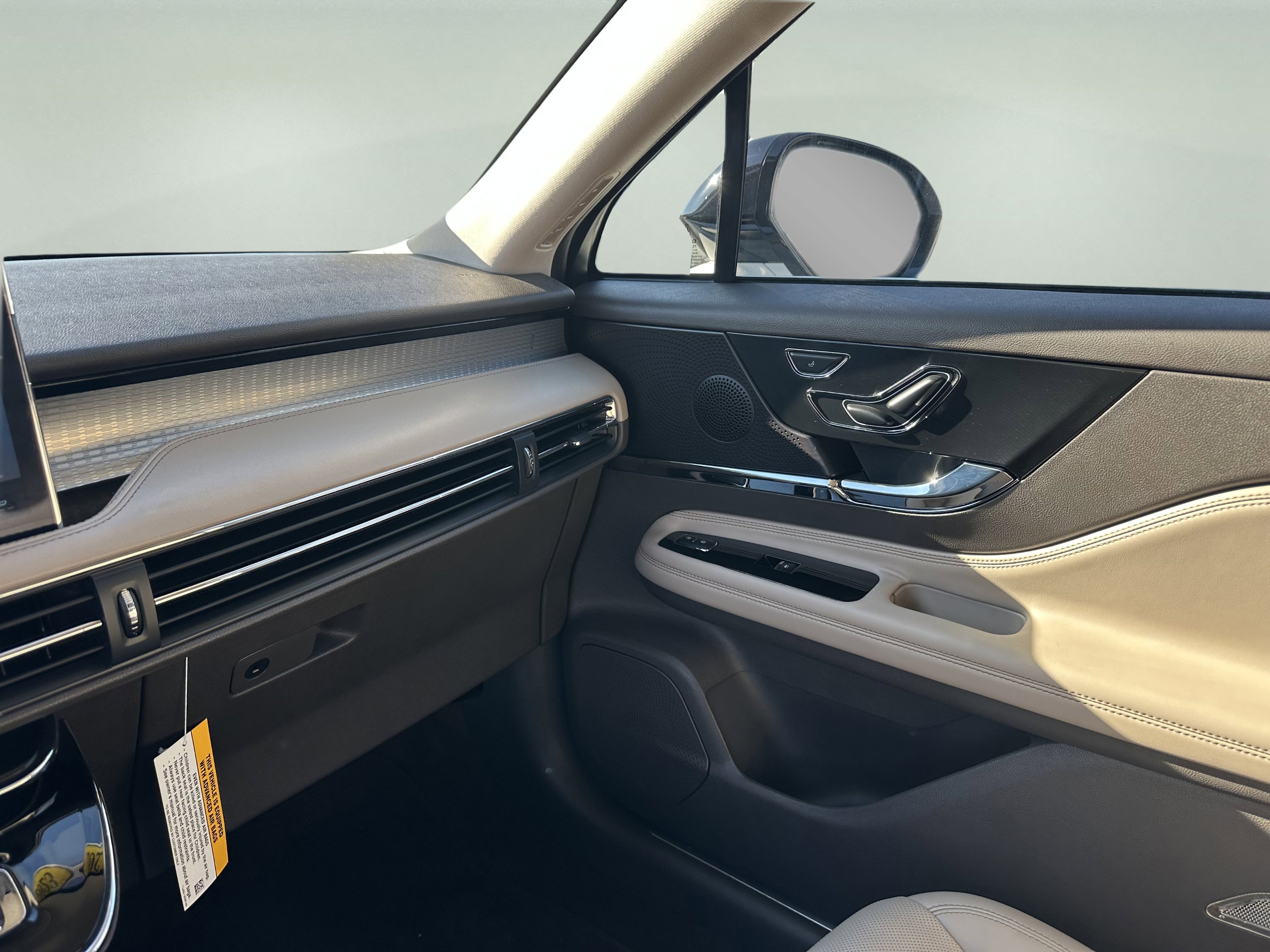 Certified 2023 Lincoln Corsair AWD w/ Equipment Group 101A image 16