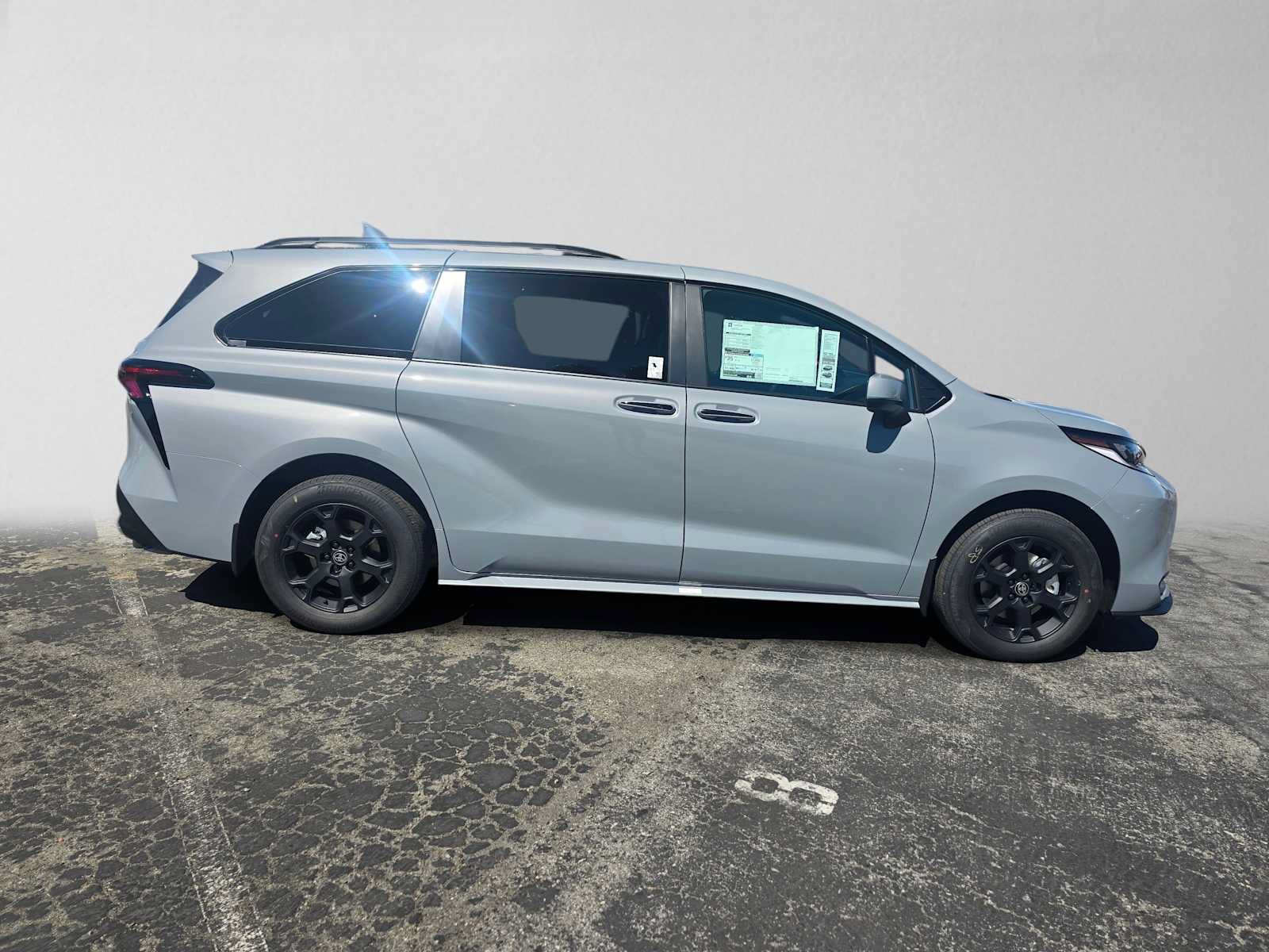 New 2026 Toyota Sienna XLE Woodland Edition AWD/4WD image 2