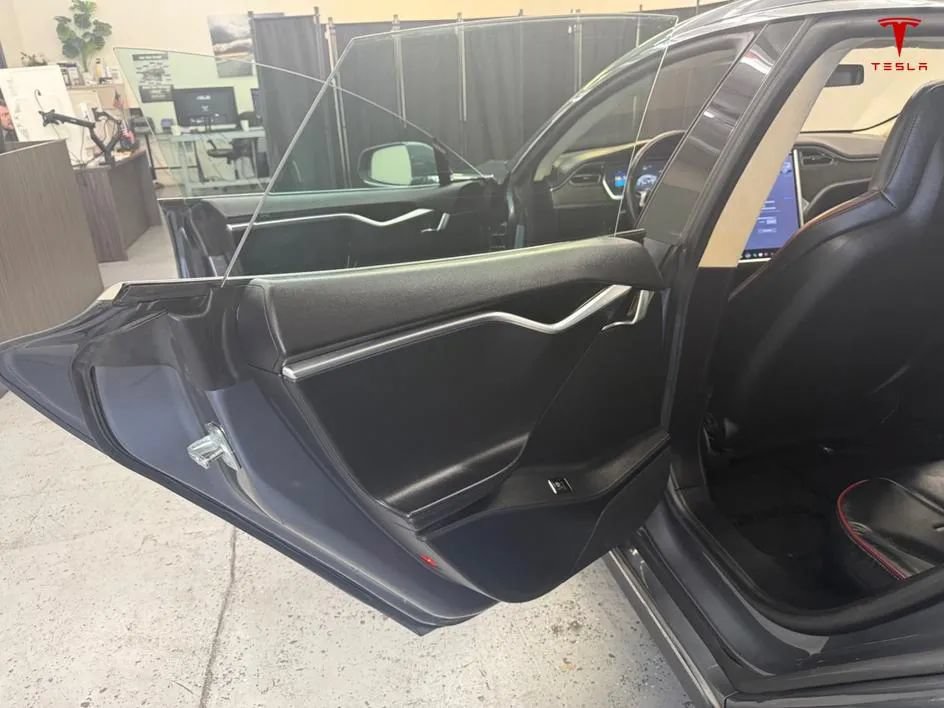 Used 2013 Tesla Model S Performance RWD image 17