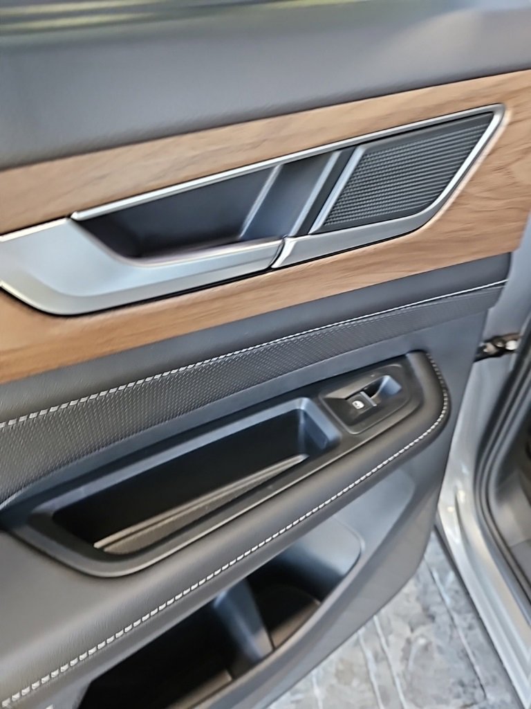 New 2026 Volkswagen Atlas SE image 23