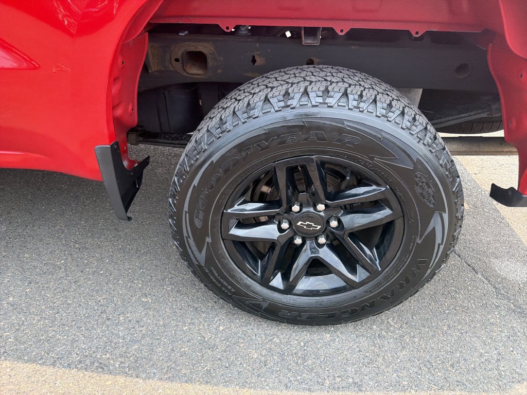 Used 2019 Chevrolet Silverado 1500 Custom Trail Boss AWD/4WD image 31