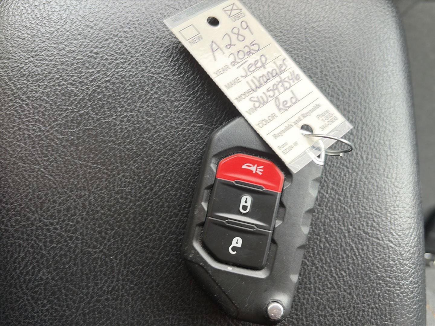 Used 2025 Jeep Wrangler Unlimited Sport AWD/4WD image 28