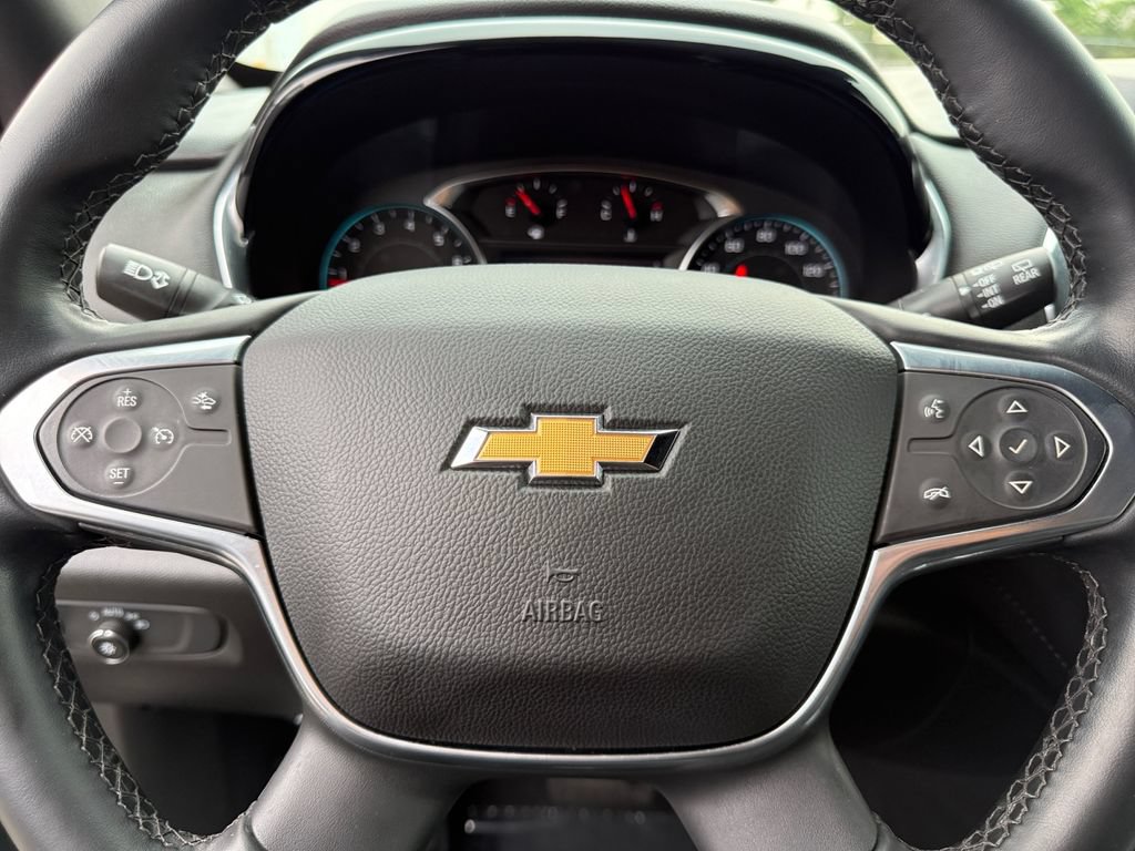 Used 2023 Chevrolet Traverse LT AWD/4WD image 19
